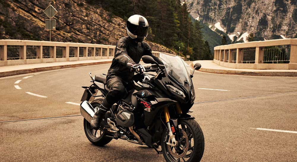 BMW R1250 RS: The Ultimate Sport Touring Motorcycle