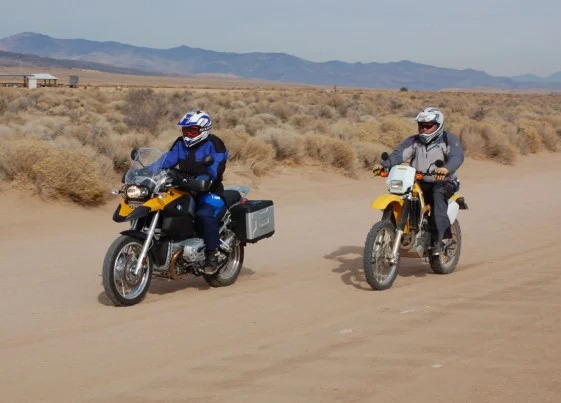 Adventure Tourer vs Dual Sport Moto: Which is the Better Choice for a Road Trip?