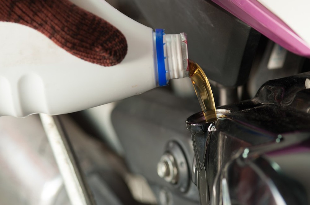 HOW TO READ MOTORCYCLE OIL PECIFICATIONS LIKE A PRO