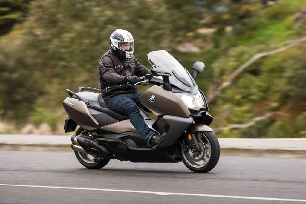 Review of the BMW C650GT Motorcycle: Performance, Features, and Riding Experience