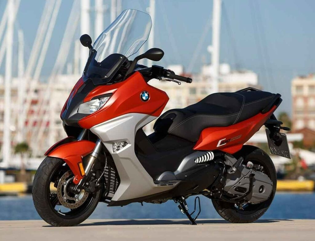 Review of the BMW C 650 Sport: A High-Performance Moto Scooter