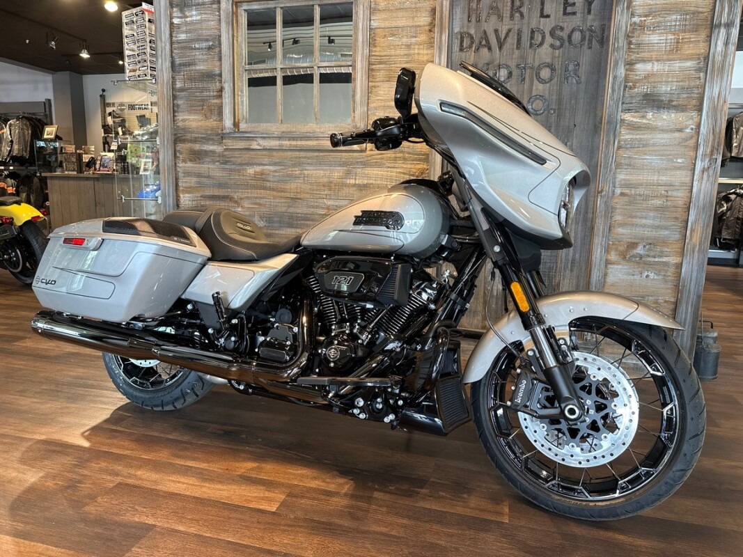 Unleashing Power and Style: A Review of the 2023 Harley-Davidson CVO Street Glide