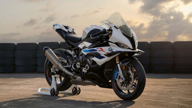 Unleashing the Power: A Review of the BMW S1000RR 2023