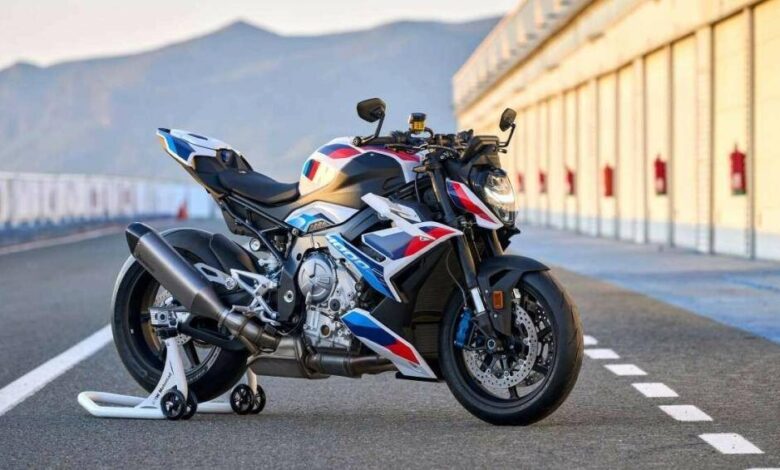 Unleashing the Power: A Comprehensive Review of the BMW M1000R 2023